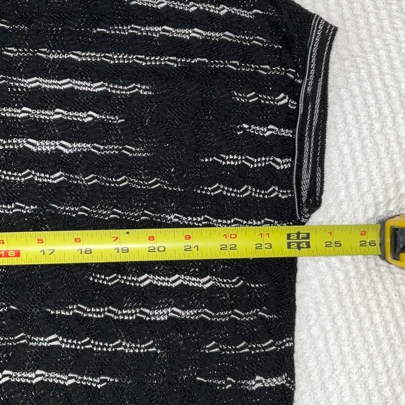 M Missoni, luxury, black & white knit sleeveless top. Made in Italy. Size 44 (8) - Picture 9 of 16